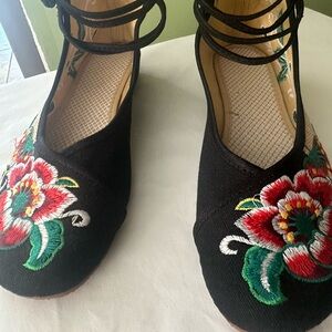 Embroidered Black Floral Women's Shoes